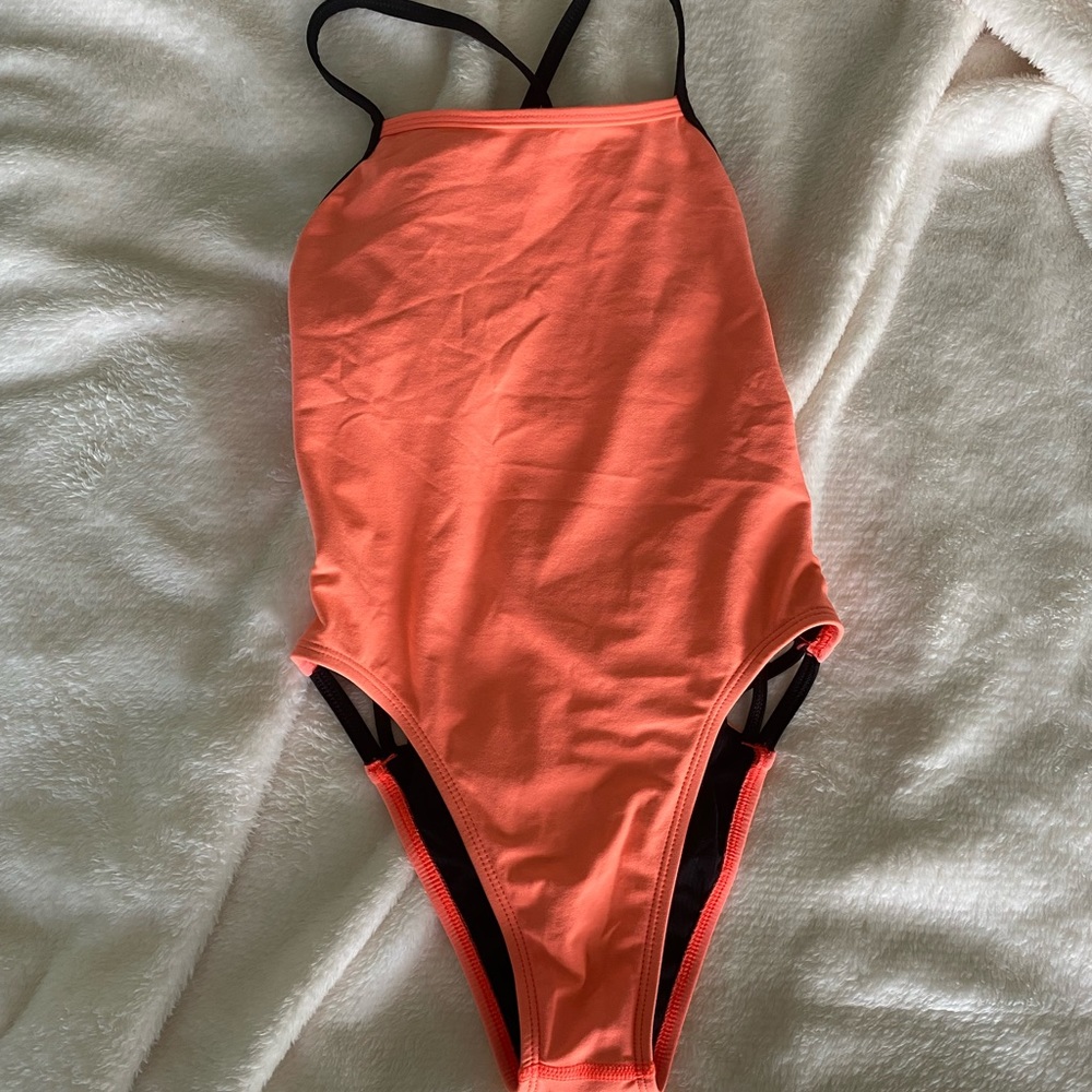 Jolyn Tully II onesie - size 28